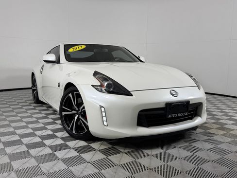Used 2019 Nissan 370Z Touring Sport RWD image 2