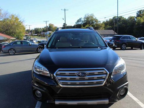 Used 2016 Subaru Outback 3.6R Limited image 2