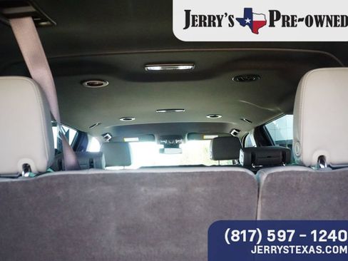Used 2025 Chevrolet Suburban LT w/ Comfort Package AWD/4WD image 24