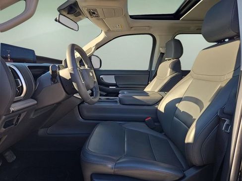 Used 2025 Ford Expedition Active image 22