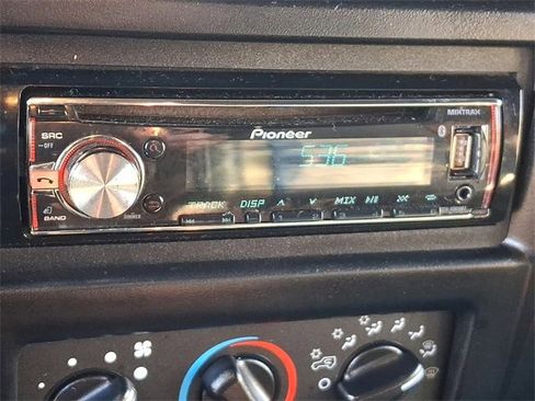 Used 1999 Jeep Wrangler SE image 16