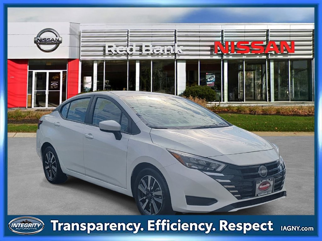 Used 2025 Nissan Versa SV FWD image 1