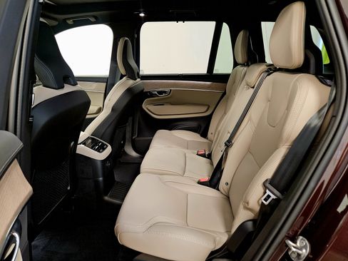 New 2026 Volvo XC90 T8 Ultra w/ Protection Package Premier AWD/4WD image 12