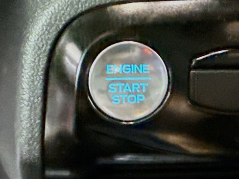 Used 2025 Ford Escape ST-Line w/ Tech Pack #1 FWD image 21