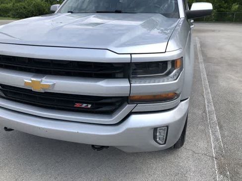 Used 2017 Chevrolet Silverado 1500 LT AWD/4WD image 19