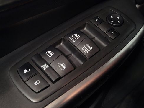 Used 2021 Jeep Cherokee Latitude Plus image 27