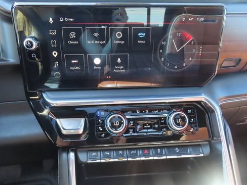 Used 2025 GMC Sierra 1500 Denali Ultimate AWD/4WD image 32