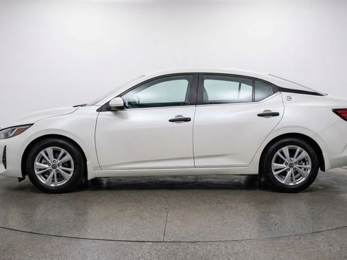 Used 2025 Nissan Sentra S image 5