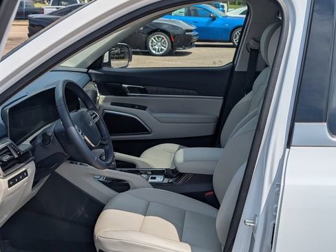 Used 2023 Kia Telluride EX w/ EX Captain's Chair Package FWD image 14