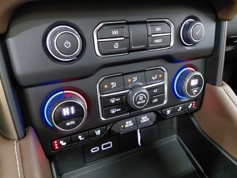 Certified 2023 Chevrolet Suburban High Country w/ Premium Package 2 image 40