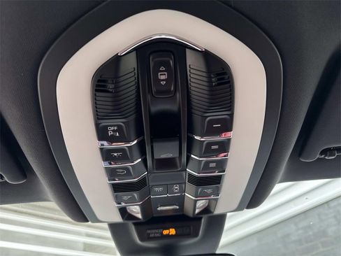 Used 2023 Porsche Macan GTS image 20