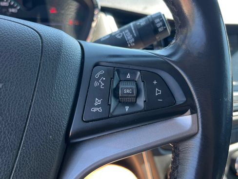 Used 2019 Chevrolet Trax LT w/ LT Convenience Package AWD/4WD image 26