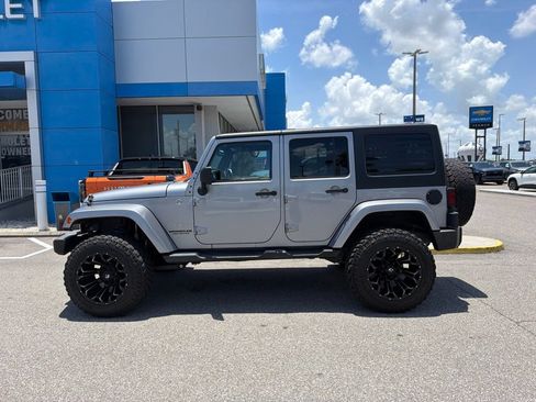Used 2014 Jeep Wrangler Unlimited Sahara AWD/4WD image 8