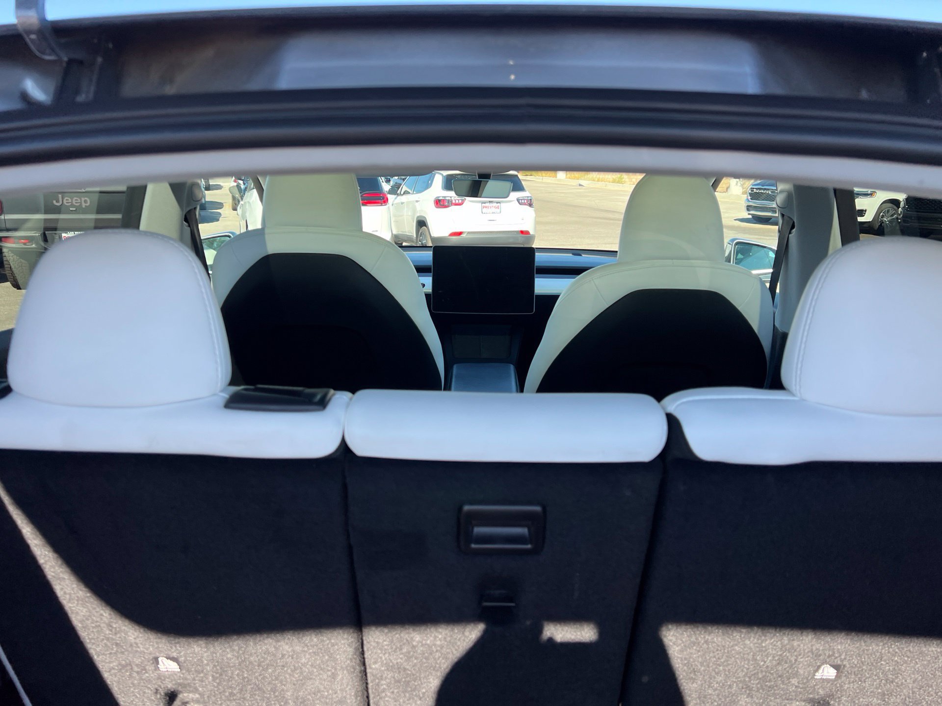 Used 2024 Tesla Model Y Long Range AWD/4WD image 16
