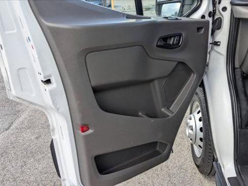 Used 2022 Ford Transit 350 DRW RWD image 13