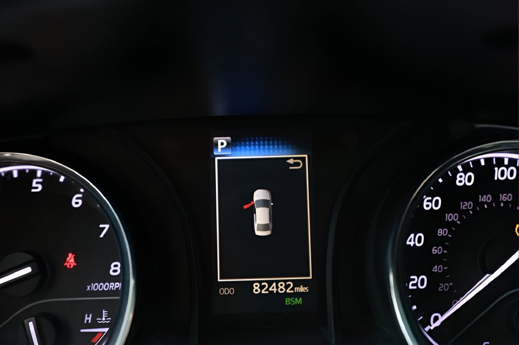 Used 2020 Toyota Camry SE w/ Convenience Package FWD image 31