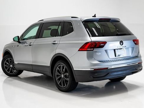 Used 2024 Volkswagen Tiguan SE FWD image 31