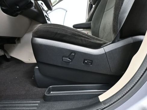 Used 2013 Dodge Grand Caravan SXT FWD image 20