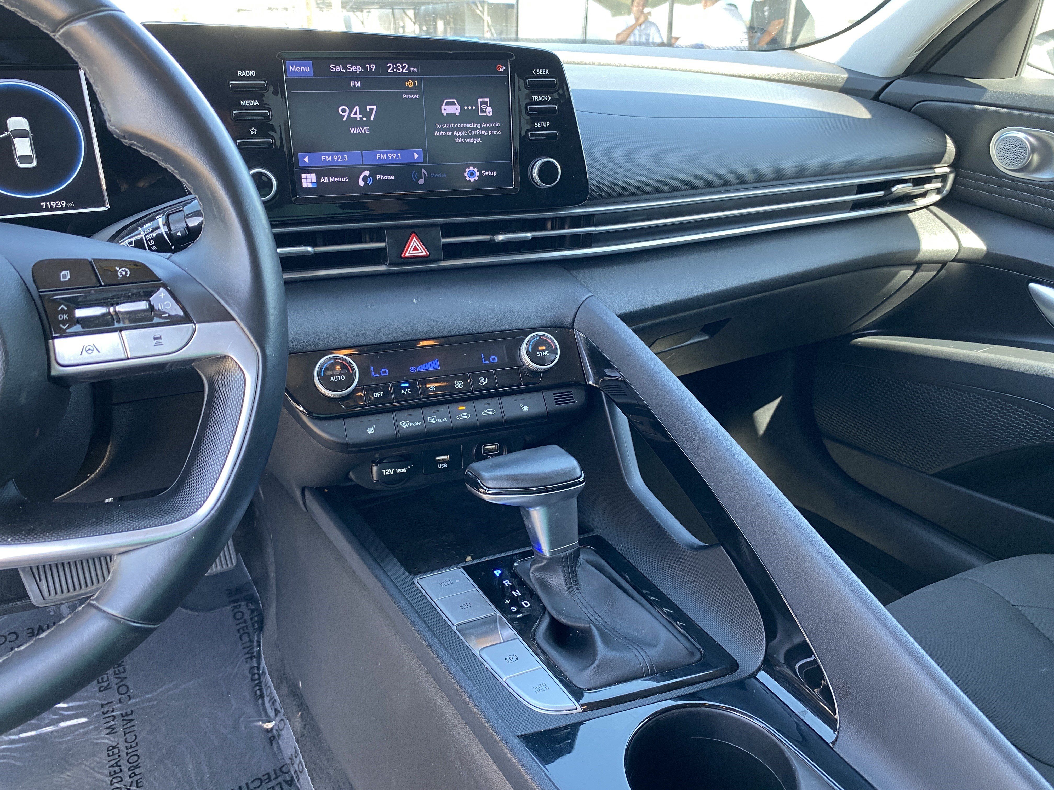 Used 2022 Hyundai Elantra SEL w/ Convenience Package FWD image 13