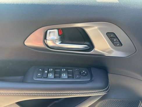 New 2026 Chrysler Pacifica Select image 9