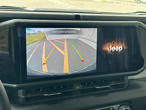 Used 2024 Jeep Wrangler Sport S image 15