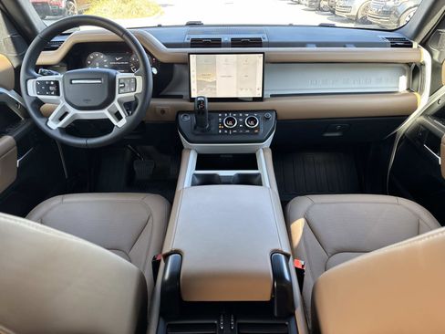 Used 2025 Land Rover Defender 110 X-Dynamic SE image 15