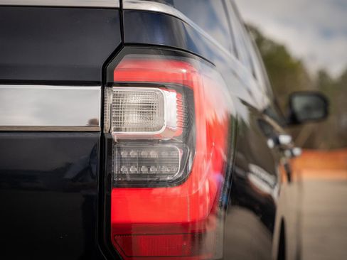 Certified 2021 Ford Expedition Limited AWD/4WD image 16