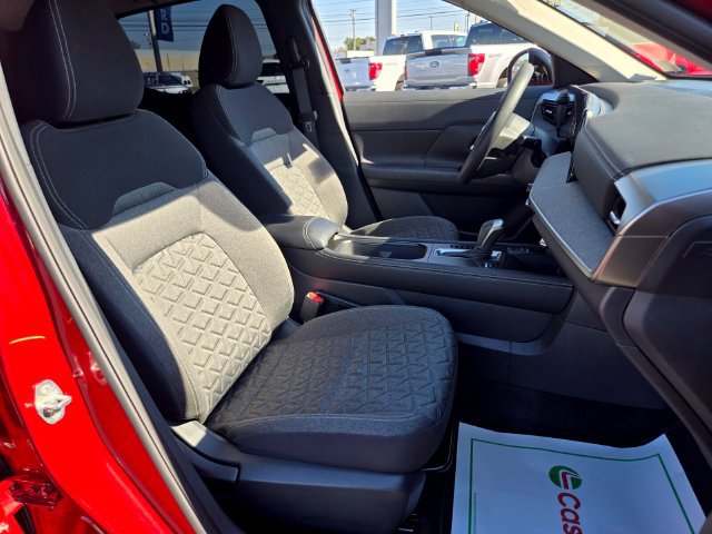 Used 2025 Nissan Kicks SV AWD/4WD image 20
