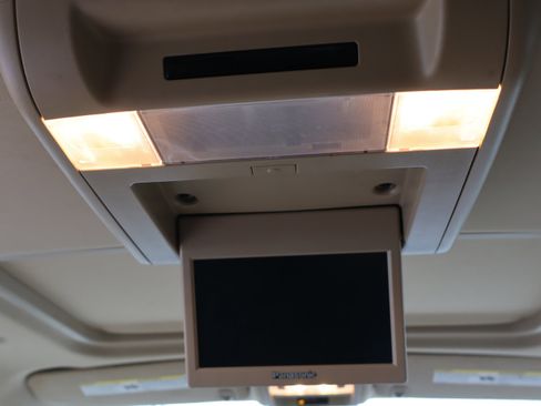 Used 2011 Chevrolet Tahoe LTZ image 14