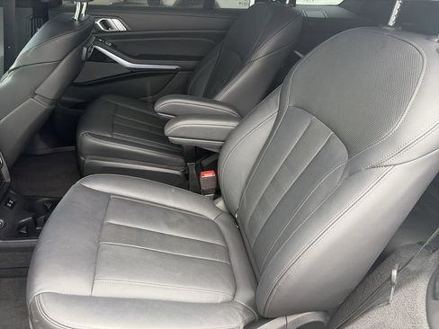 Used 2020 BMW X7 xDrive40i w/ M Sport Package AWD/4WD image 31