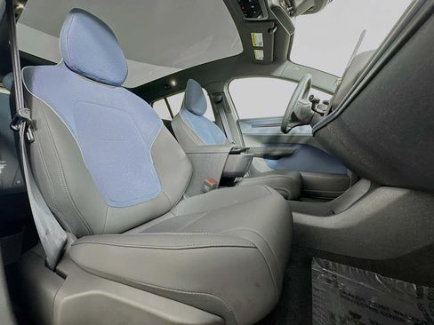 Used 2025 Volvo EX30 Ultra w/ Protection Package Premier image 26