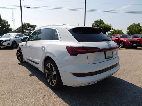 Used 2021 Audi e-tron Premium Plus w/ Premium Plus Package AWD/4WD image 5