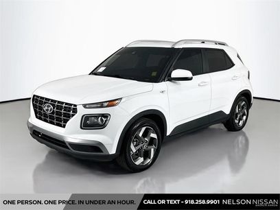 Used 2022 Hyundai Venue SEL w/ Cargo Package