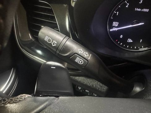 Used 2023 Buick Envision Avenir image 38