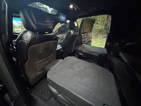 Used 2018 Cadillac Escalade ESV Platinum image 13