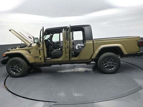 New 2026 Jeep Gladiator Sport image 30