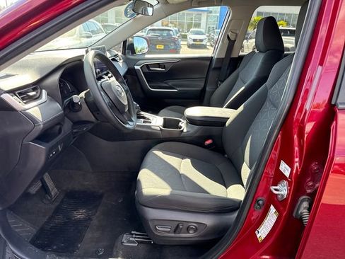 Used 2023 Toyota RAV4 XLE AWD/4WD image 14