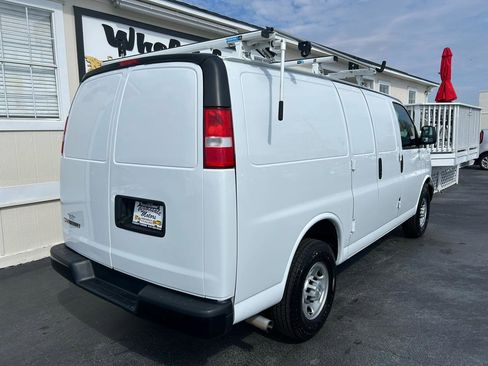 Used 2022 Chevrolet Express 2500 w/ Driver Convenience Package image 7