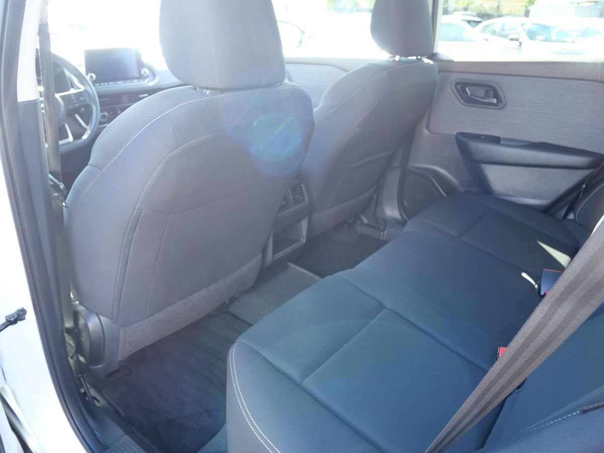 Used 2023 Nissan Rogue S AWD/4WD image 22
