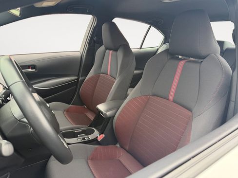 Certified 2025 Toyota Corolla SE image 9