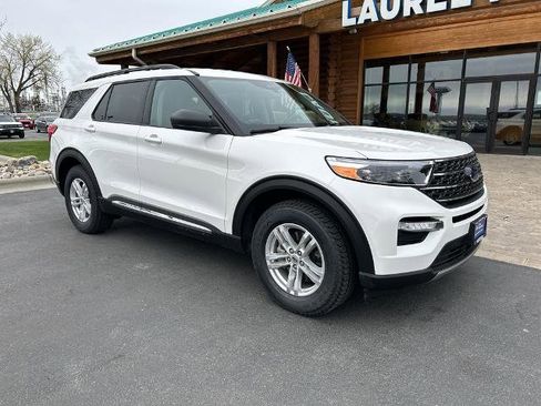 Certified 2022 Ford Explorer XLT w/ Equipment Group 202A AWD/4WD image 2