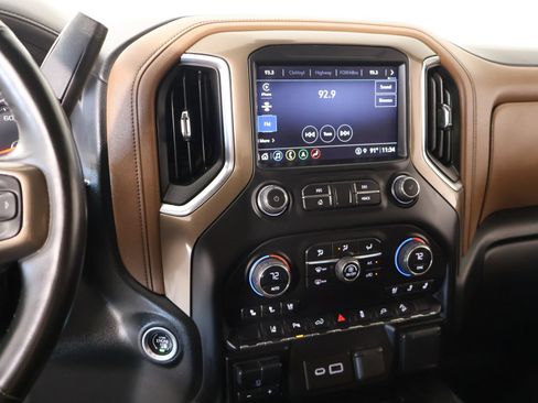 Used 2023 Chevrolet Silverado 2500 High Country w/ Technology Package AWD/4WD image 5