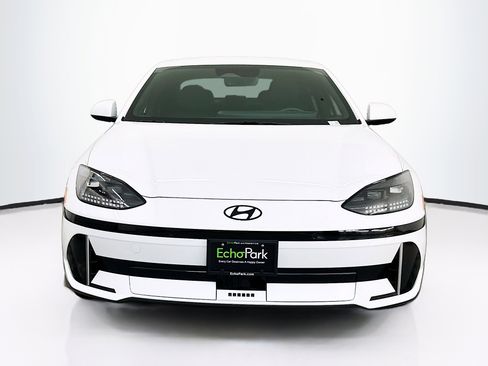 Used 2024 Hyundai Ioniq 6 SEL image 2
