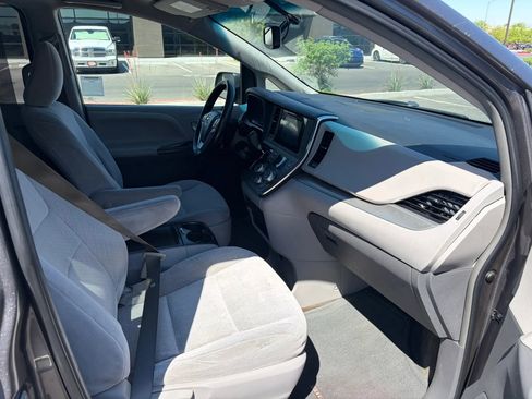 Used 2015 Toyota Sienna LE image 12
