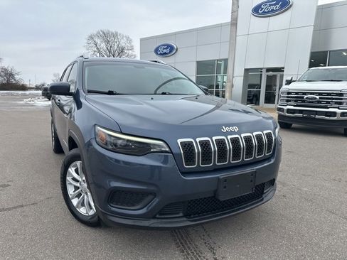 Used 2020 Jeep Cherokee Latitude w/ Cold Weather Group image 5