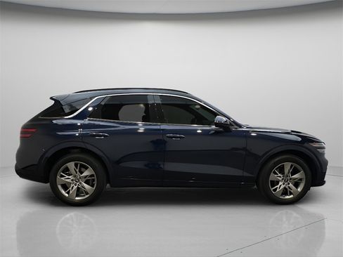 Certified 2025 Genesis GV70 3.5T Sport image 8