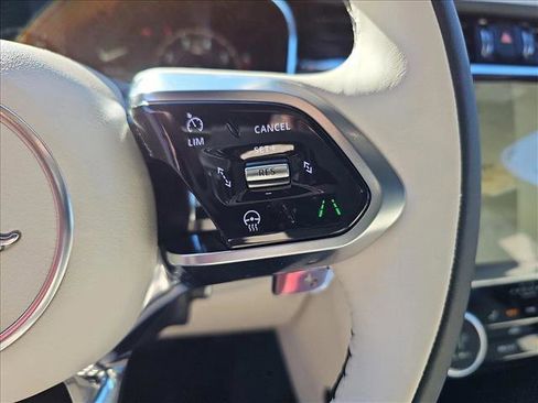 New 2025 Jaguar F-PACE R-Dynamic S image 19