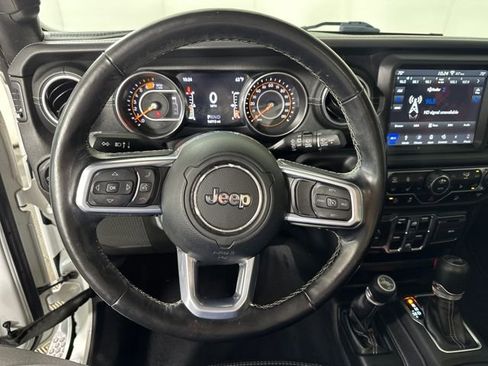 Used 2019 Jeep Wrangler Unlimited Sahara w/ Uconnect 4C Nav & Sound Group image 15