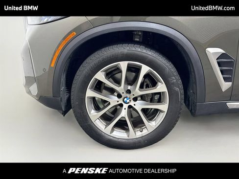 Certified 2026 BMW X5 xDrive40i AWD/4WD image 2