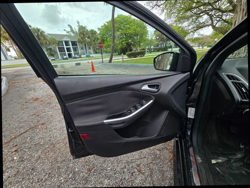 Used 2013 Ford Focus ST image 17